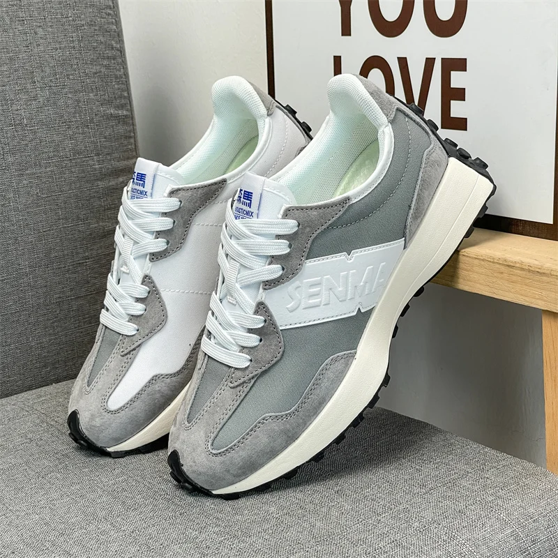 

Woke Stylish Retro Running Shoes: Integrate Retro Fashion & Comfort with Breathable Lining, Adding Style to Four-Season Outdoor