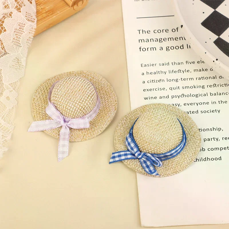 2 pçs chapéu de palha em miniatura mini boneca chapéus de palha com arco chapéu casa de boneca ornamento mão tecida acessórios para casa de bonecas