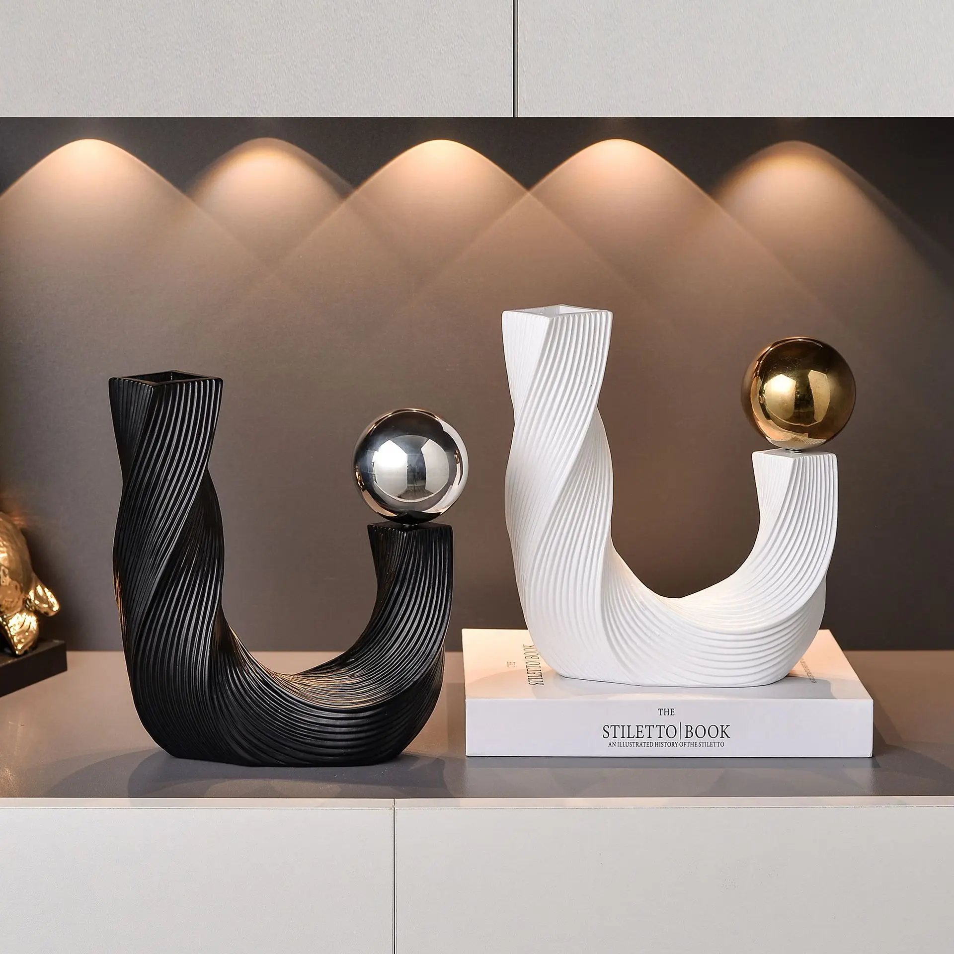 

Ремесла из смолы, геометрически витая труба, золотой шар, украшение, U-образный вращающийся орнамент, аксессуары для украшения дома