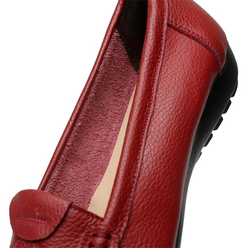 TRAF zapatos planos de piel sintética roja para mujer, sandalias de punta cerrada con cabeza redonda de primavera, zapatos elegantes Vintage de oficina para mujer a la moda