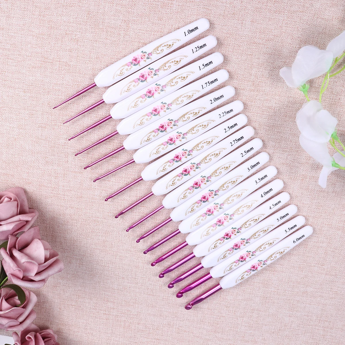 

16Pcs Crochet Hook Set ABS Compound Retro Floral Design Smooth Plastic Handle Comfortable Grip Perfect for Beginners