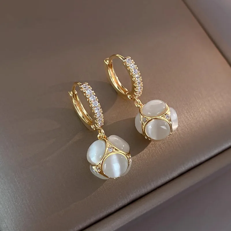 Anting-anting kristal berkilau elegan mode korea untuk wanita anting-anting batu mata kucing 2024 perhiasan Vintage trendi mewah hadiah pesta