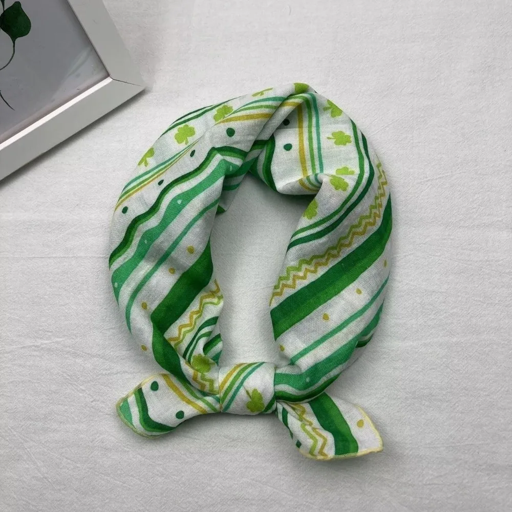 

Trendy Elegant Silk Scarf Skin-Friendly Lightweight Square Headwrap Comfortable Breathable Floral Neckerchief Women