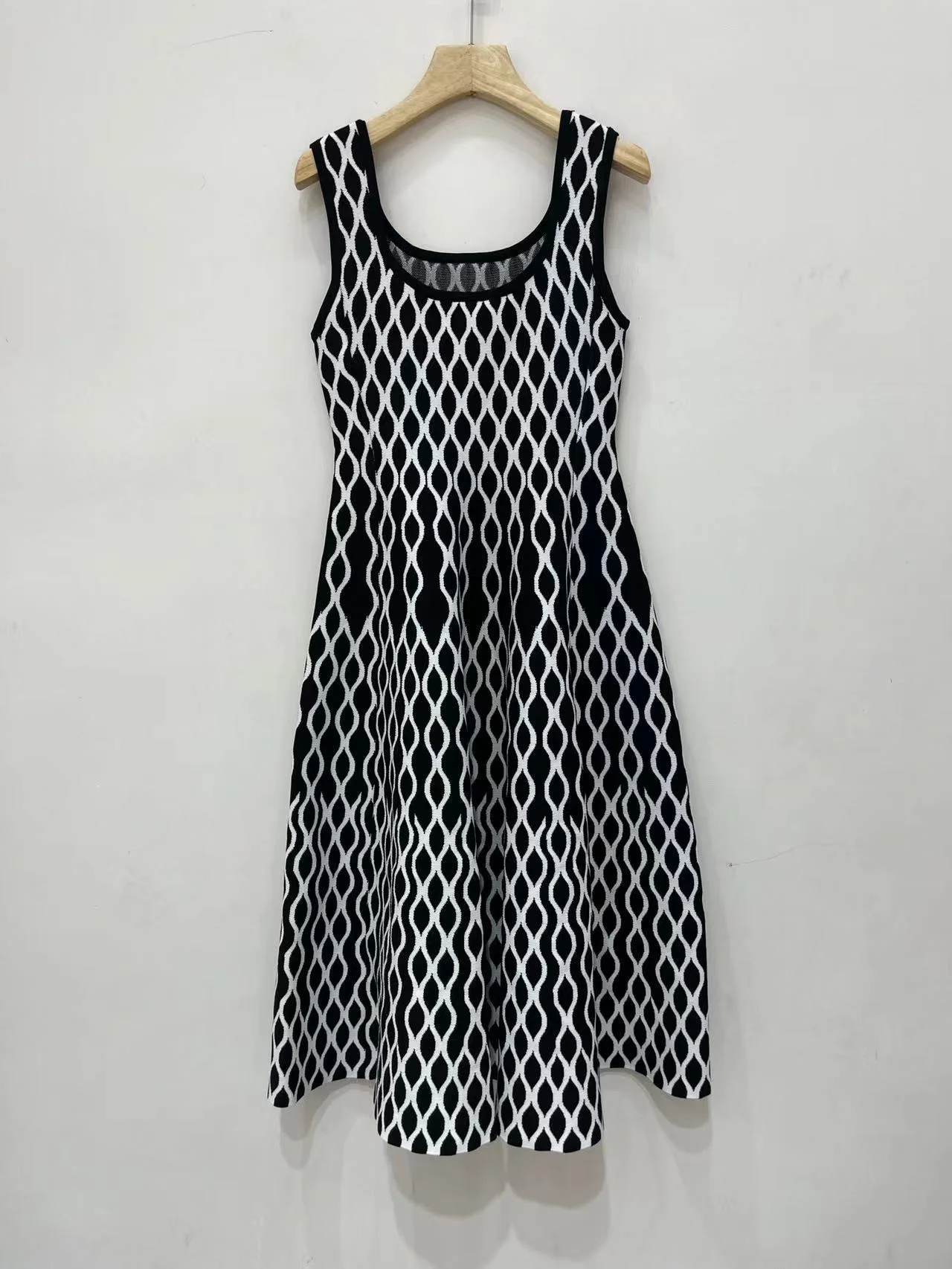 

Square Neck Geometric Printing Knitted Dress Women's Sleeveless New Fashion A-Line Mid-Length Tank Dresses 5250135