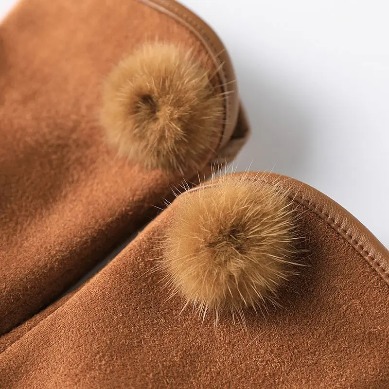 Guantes de gamuza con bola de pelo para mujer, manoplas cálidas con pantalla táctil, moda elegante, temperamento, sólido, Simple, para ciclismo, Otoño e Invierno