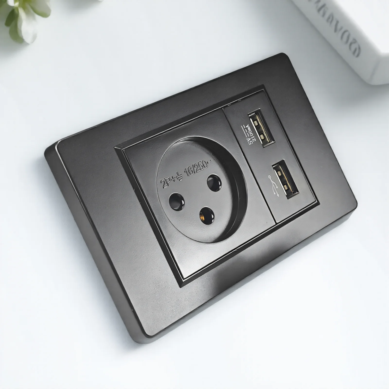 118mm Israel Household Standard Black PC flame retardant panel 16A 2-hole Power Plug Wall Socket with Switch Combination