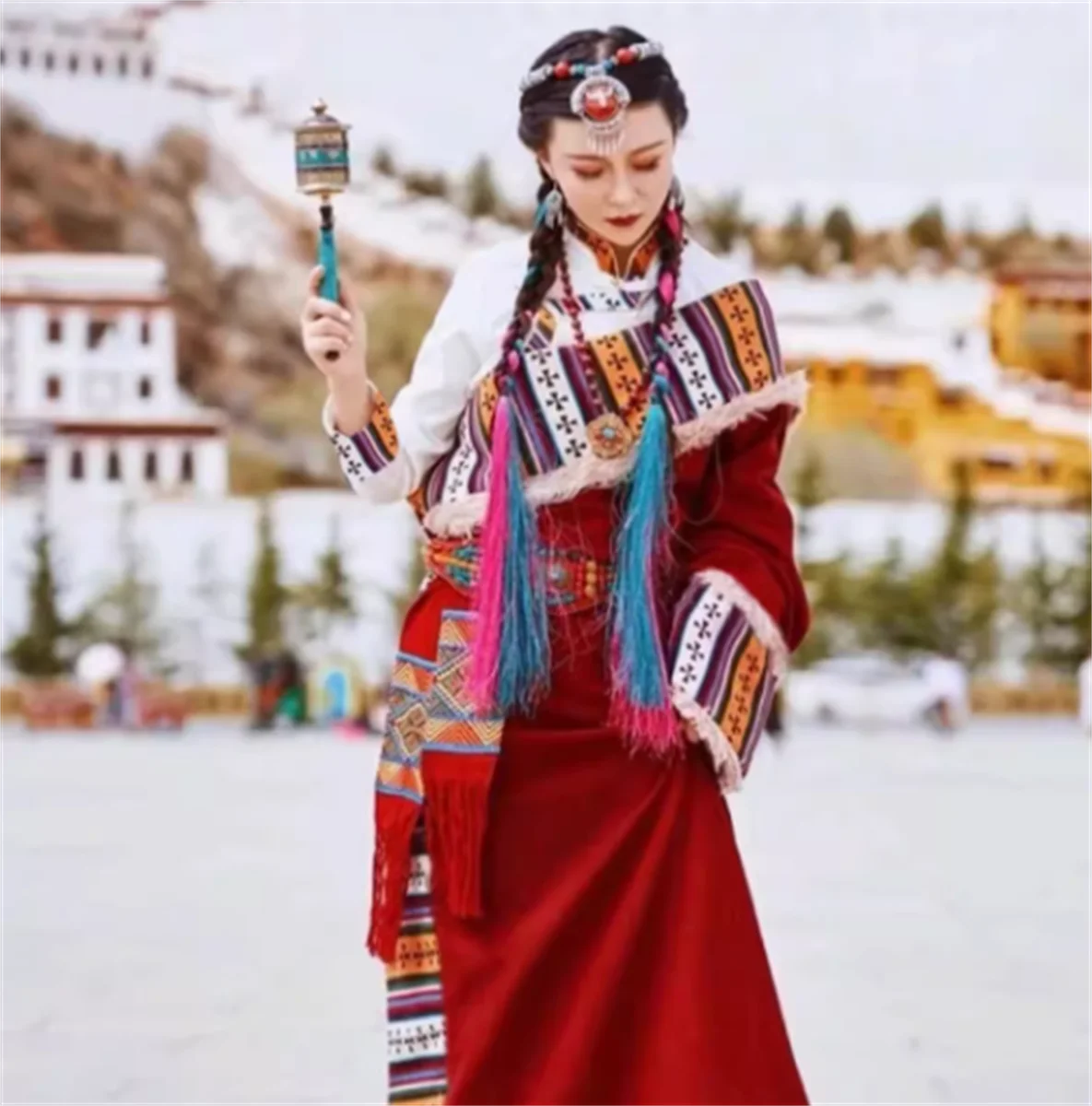 

Thickened New Performance Tibetan Robe Ding Zhen Tibetan Clothes, Men's and Women's Long Skirt, Ethnic Style Set
