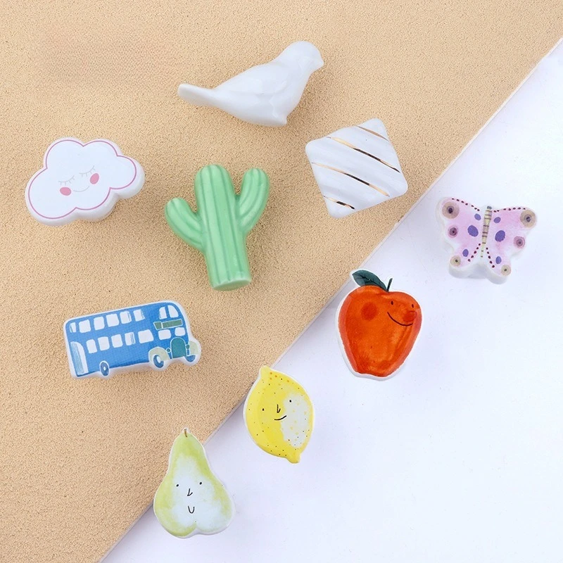 Cartoon Nordic-style cute cartoon cloud hand-holding single-hole ceramic cabinet drawer decoration for children's handles