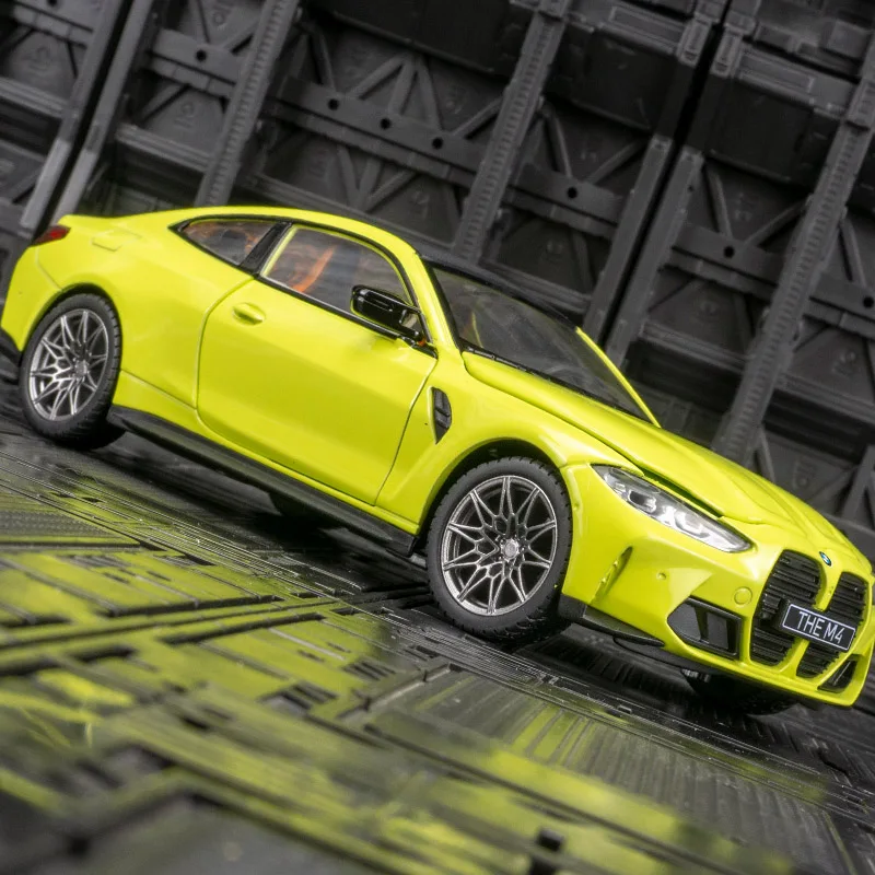CCA 1:23 BMW M4 G82 alloy car model ornament children's toy car with simulated sound and lighting functions
