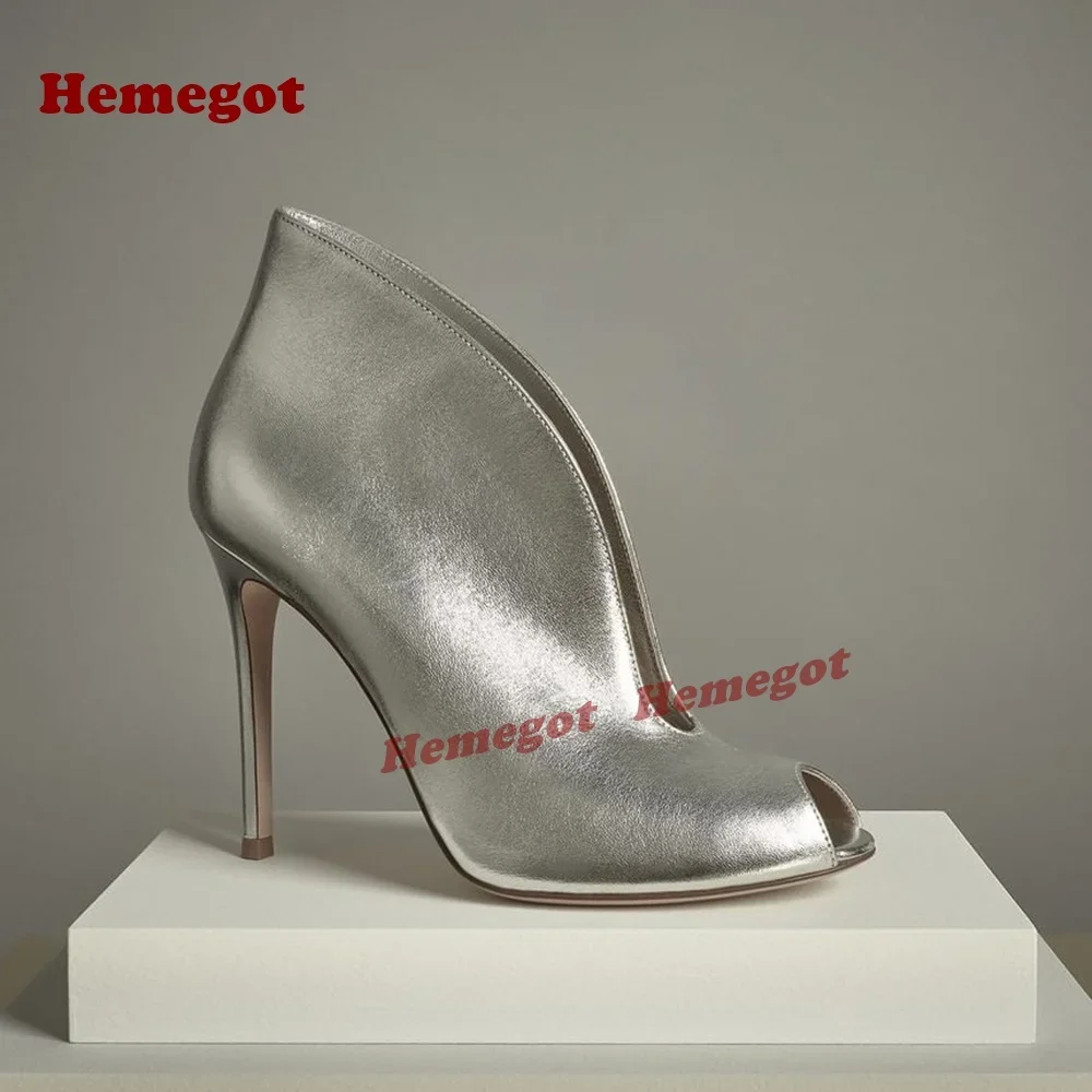 Sandalias de tacón de aguja con punta abierta y corte en V plateadas brillantes para mujer, novedad 2026, zapatos de fiesta de lujo para verano