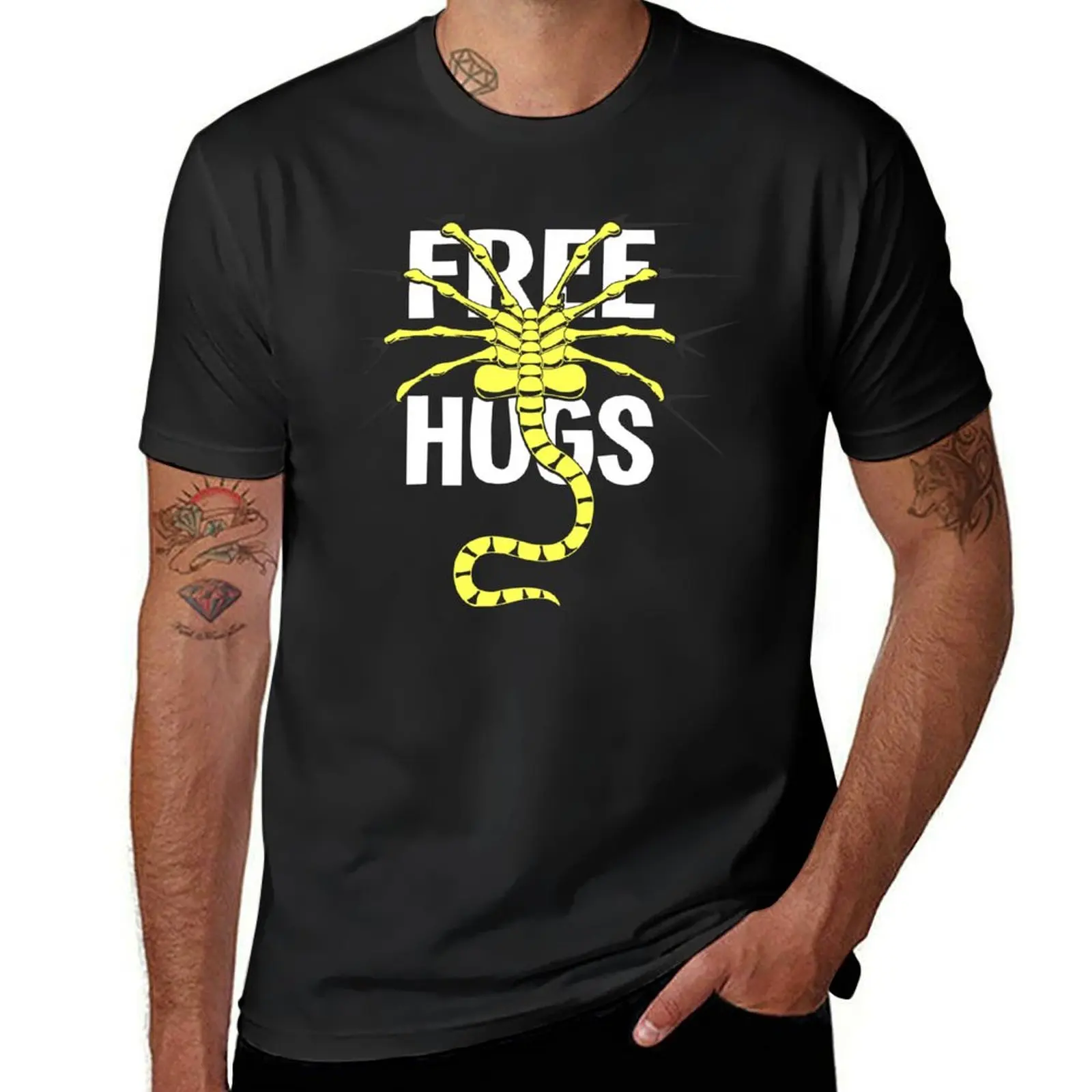 

Free Hugs - Alien T-Shirt new edition cute tops sports fans hippie clothes Men's cotton t-shirt