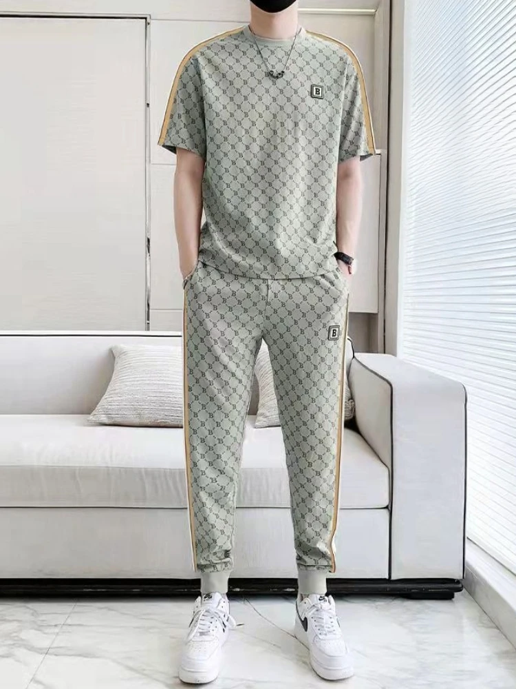 Ensemble décontracté deux pièces pour homme : T-shirt à manches courtes en soie glacée et short imprimé haut de gamme – Nouvelle collection été, style élégant
