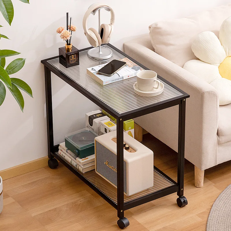 正方形の小さなコーヒーテーブル、モダンでシンプルな家庭用リビングルームコーヒー、ミニマリストスタイルの小さなアパート、賃貸部屋