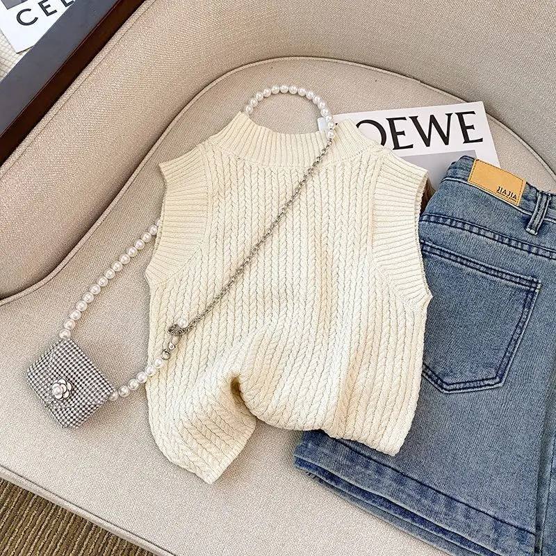 Sweet and Spicy Girl Pure Desire Half High Neck Short Knitted Shirt Summer 2023 New Slim Fit Look Thin Tank Top