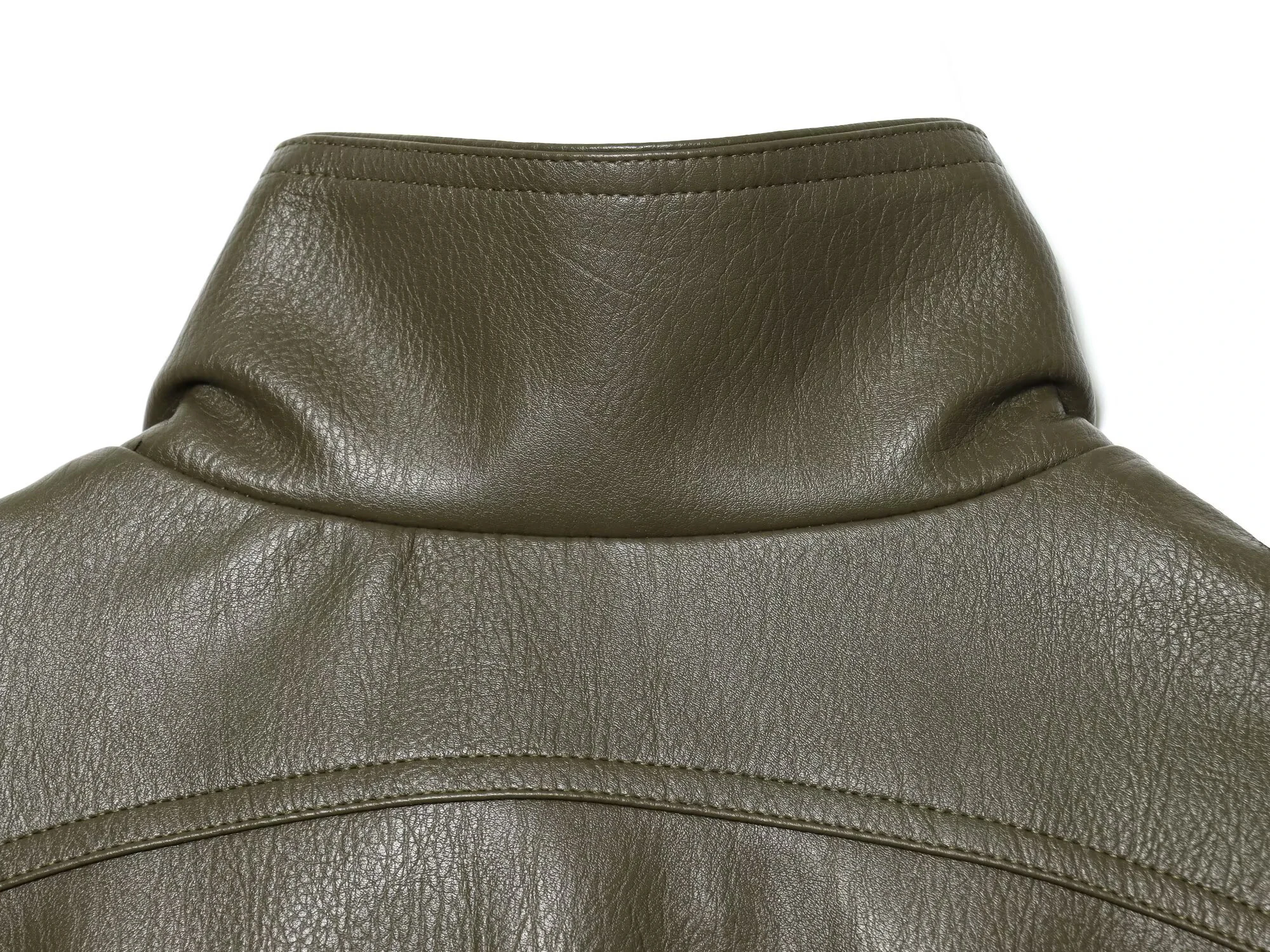 แจ็คเก็ตหนังสไตล์อเมริกันแบบสปายเกิร์ล ทรงเข้ารูปเล็กกระทัดรัด แขนสั้น กระเป๋าใหญ่ คอตั้ง แบบนักบิน