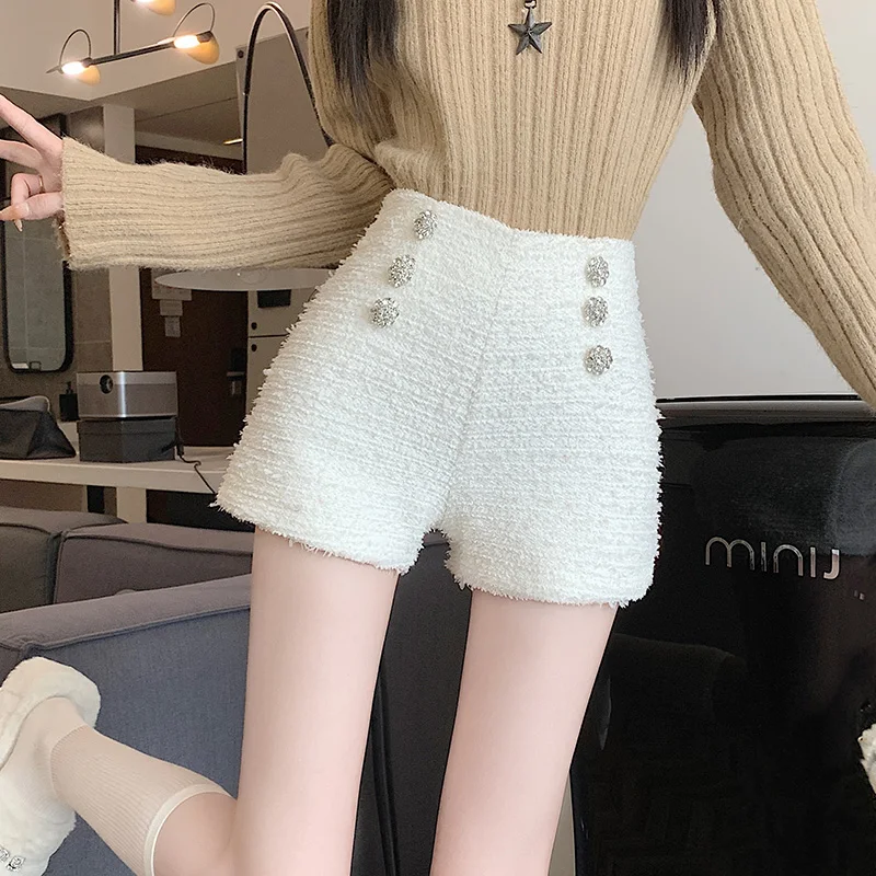 White Fragrant Wind Woolen Shorts for Women\'s Winter Thickened New High Waist Casual Versatile Slimming Outwear