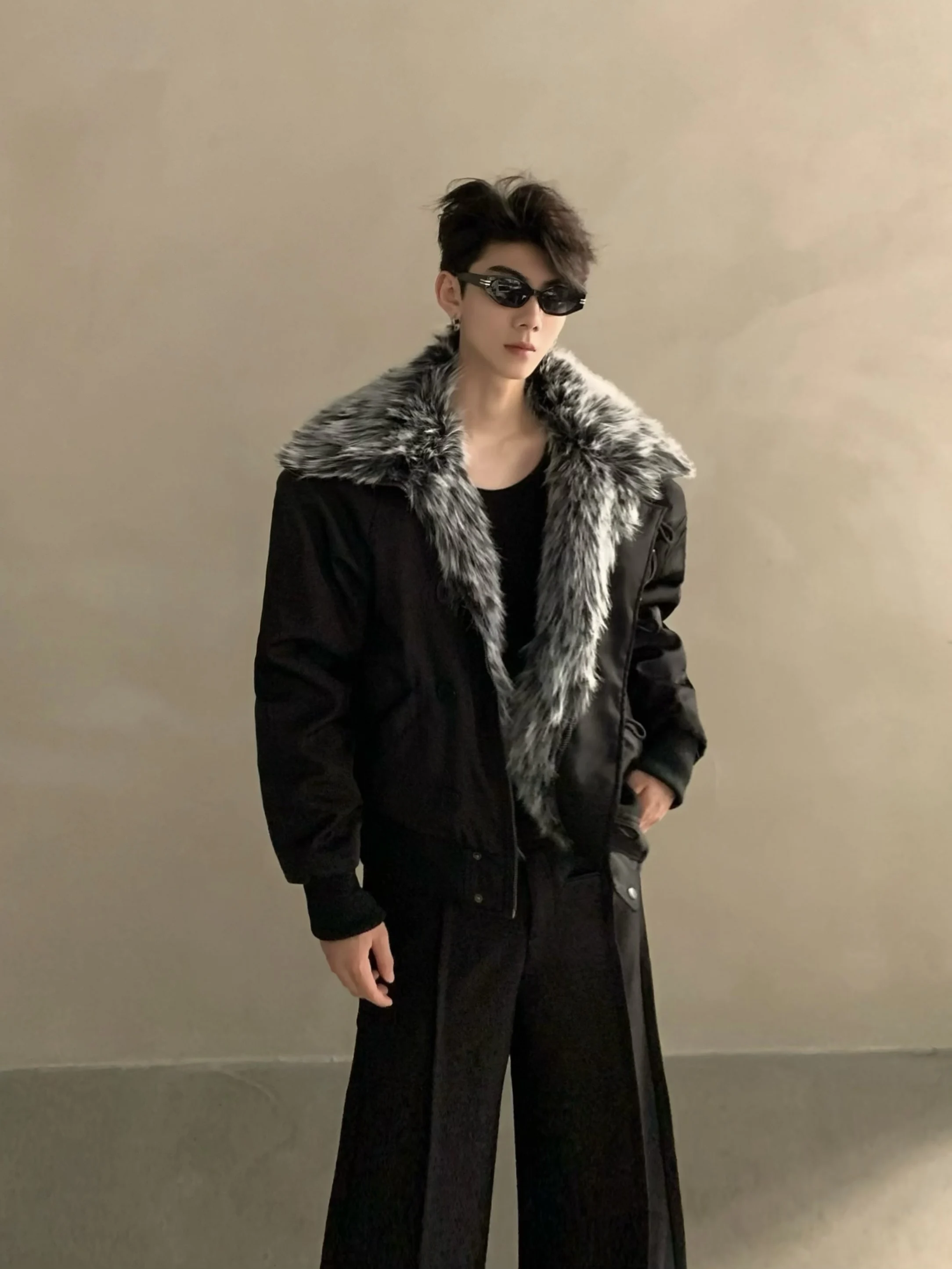 سترات شتوية للرجال موديل 2025 بياقة من الفرو الصناعي سترات رجالية سميكة ودافئة وأكمام طويلة معاطف خارجية مريحة وفضفاضة راقية #2