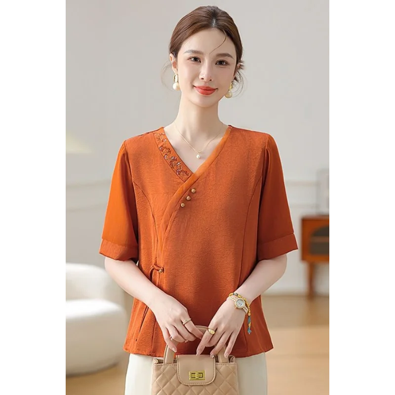 

Новинка 2025, женский лоскутный пуловер с v-образным вырезом и вышивкой на пуговицах, модный однотонный универсальный повседневный топ с короткими рукавами