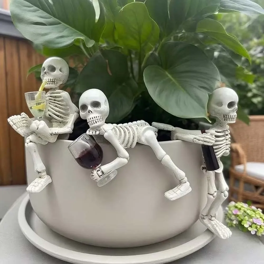 Resin Skeleton Plant Pot Hugger Miniature Lightweight Flowerpot Edge Hanger Creative Detailed Miniature Skull Figurine