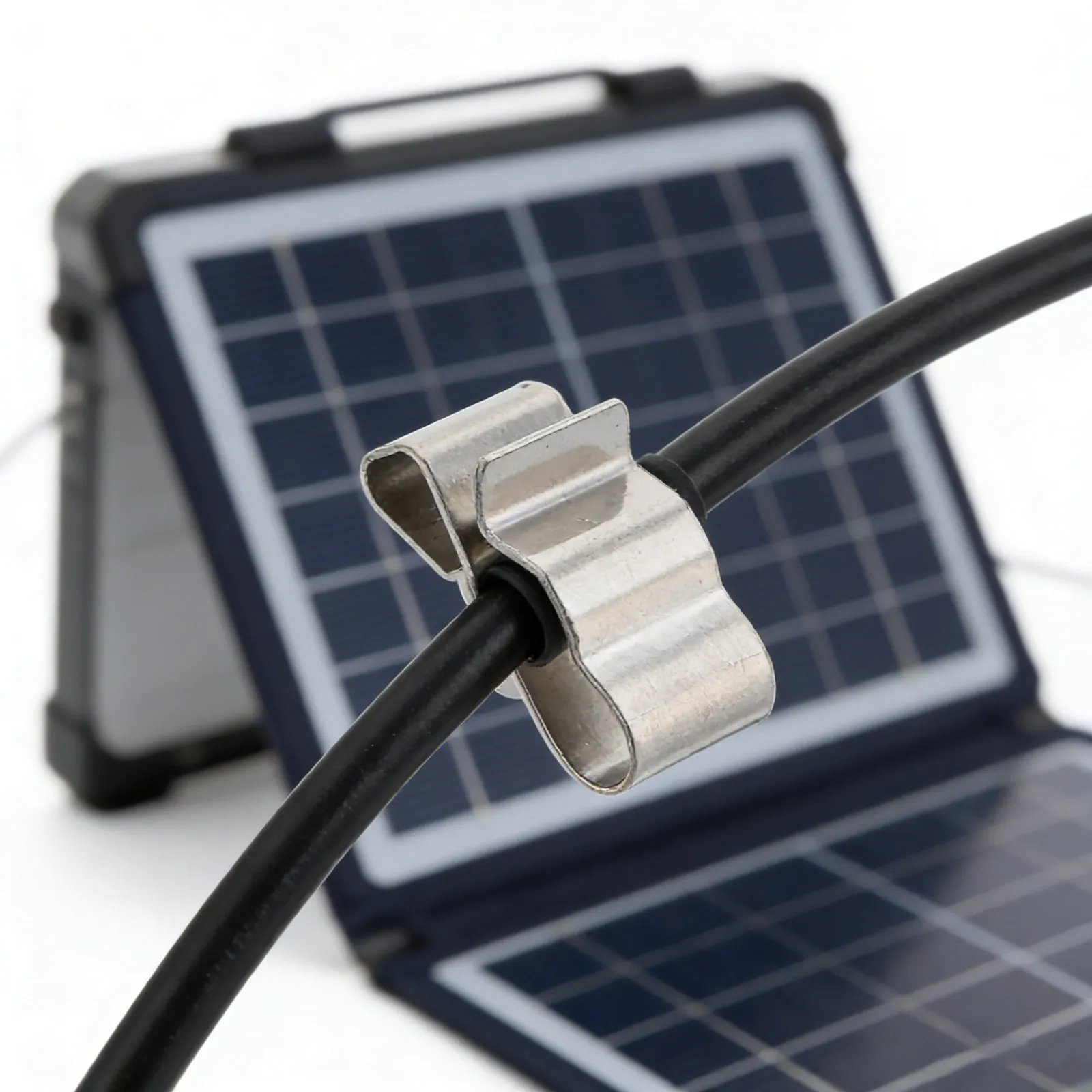 100Pcs Solar Panel Cable Clips Stainless Steel Photovoltaic Cable Clamps Outdoor Rooftop Installation 23mmx15mm Solar Wire