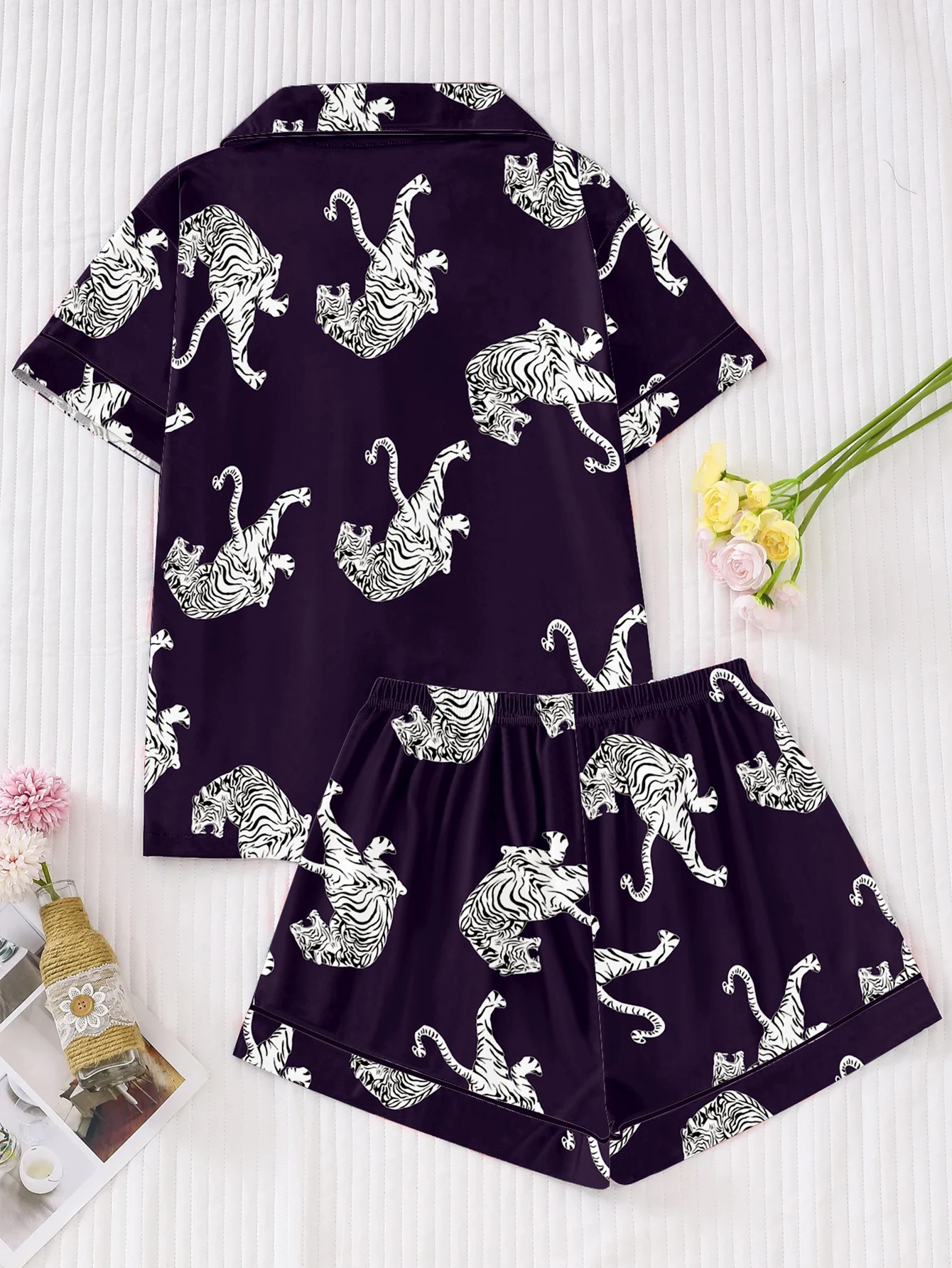 2-Piece Set of Standard Size Women's Four-Season Spring and Summer Pajamas Set for Women, Casual and Fashionable Animal Print Sh