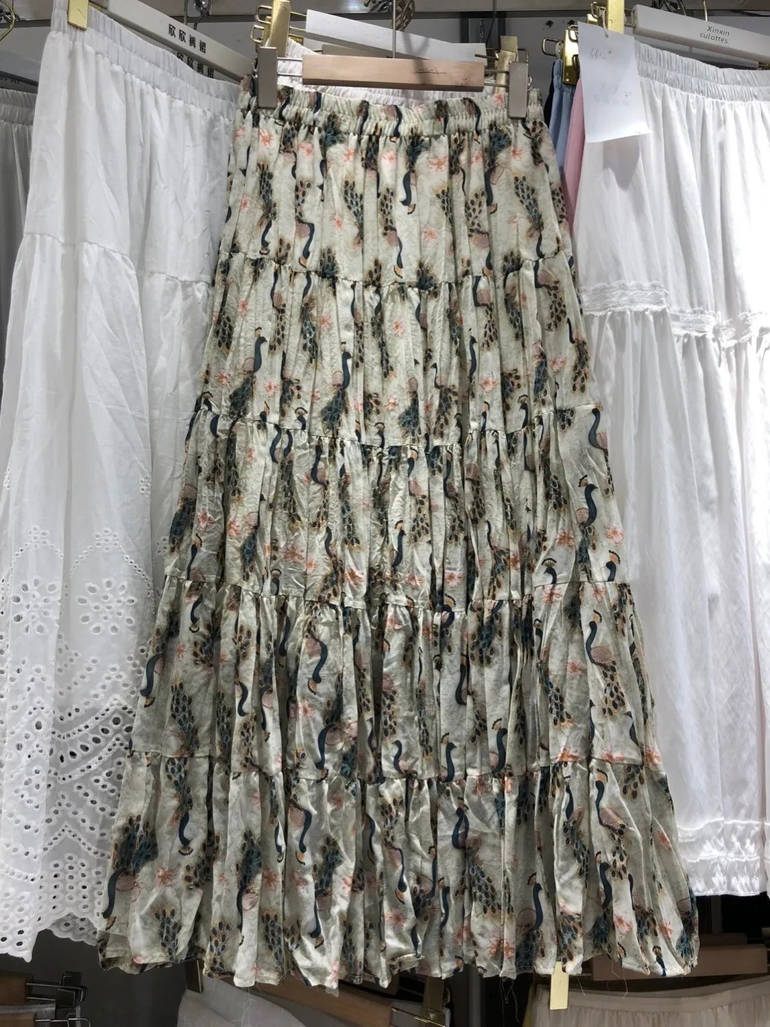 

Весенняя женская юбка с принтом, драпированная, свободного кроя, на эластичной талии, из полиэстера, длинная, с узором «перья павлина и цветы»