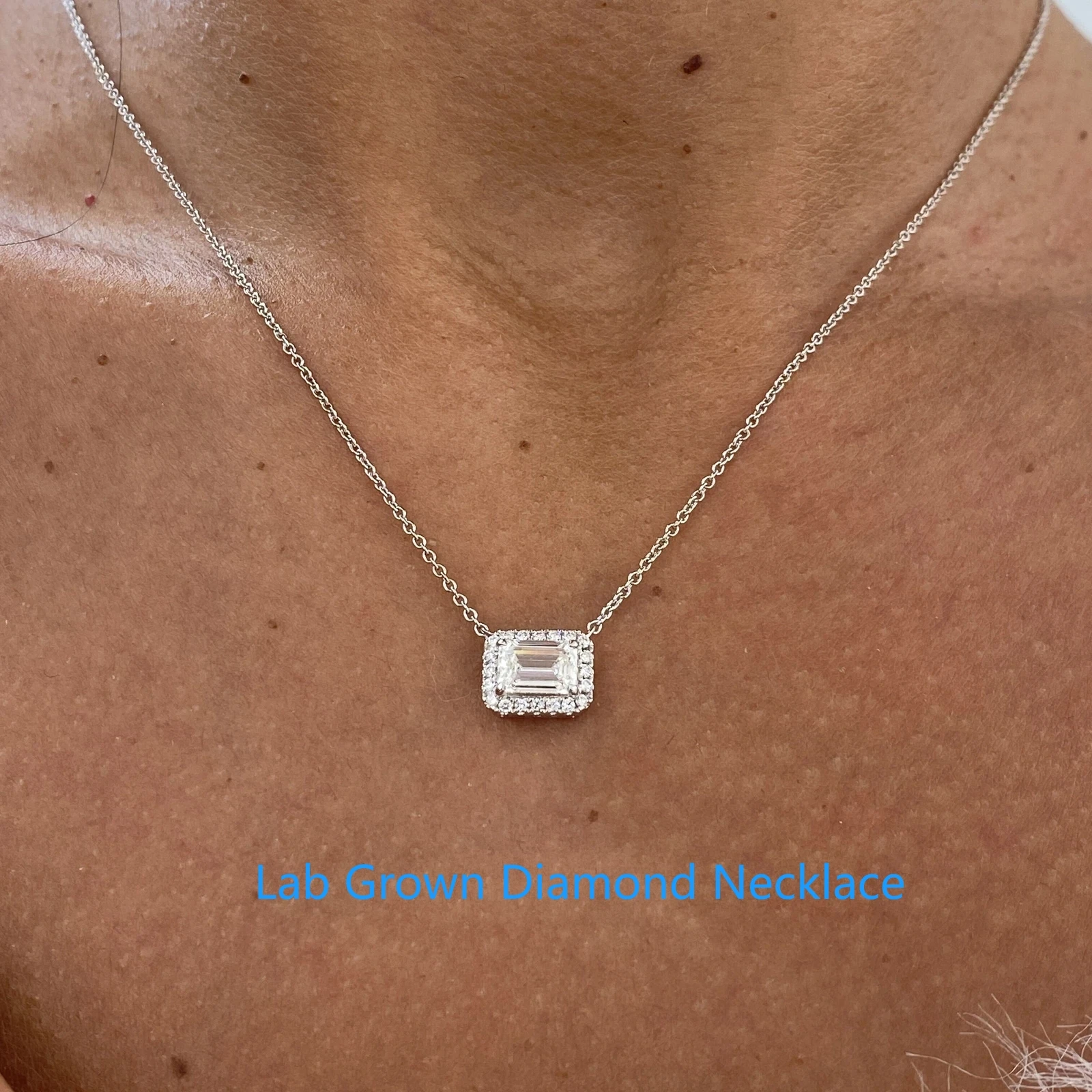 

Emerald & Round Lab Grown Diamond Chain Necklace 1CT Main Stone DEF VS-VVS Platinum 950 Diamond Necklace For Lady IGI Certiifcat