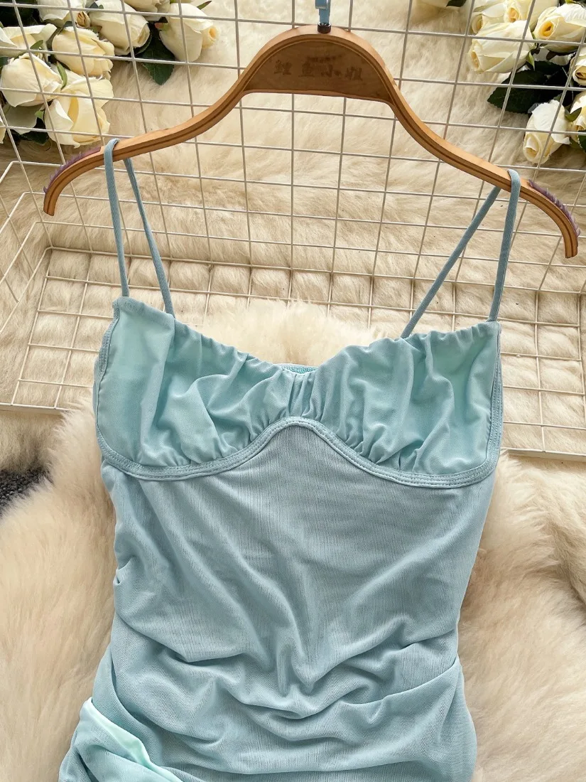 เดรสสั้นรัดรูปทรงบอดี้คอนสำหรับผู้หญิง แบรนด์ Foamlina ดีไซน์เซ็กซี่เว้าช่วงตัว สายเดี่ยวแบบสปาเก็ตตี้ ผ้ารัชด แต่งผูกเชือก ทรงเข้ารูป เหมาะสำหรับงานปาร์ตี้ แฟชั่นฤดูร้อน