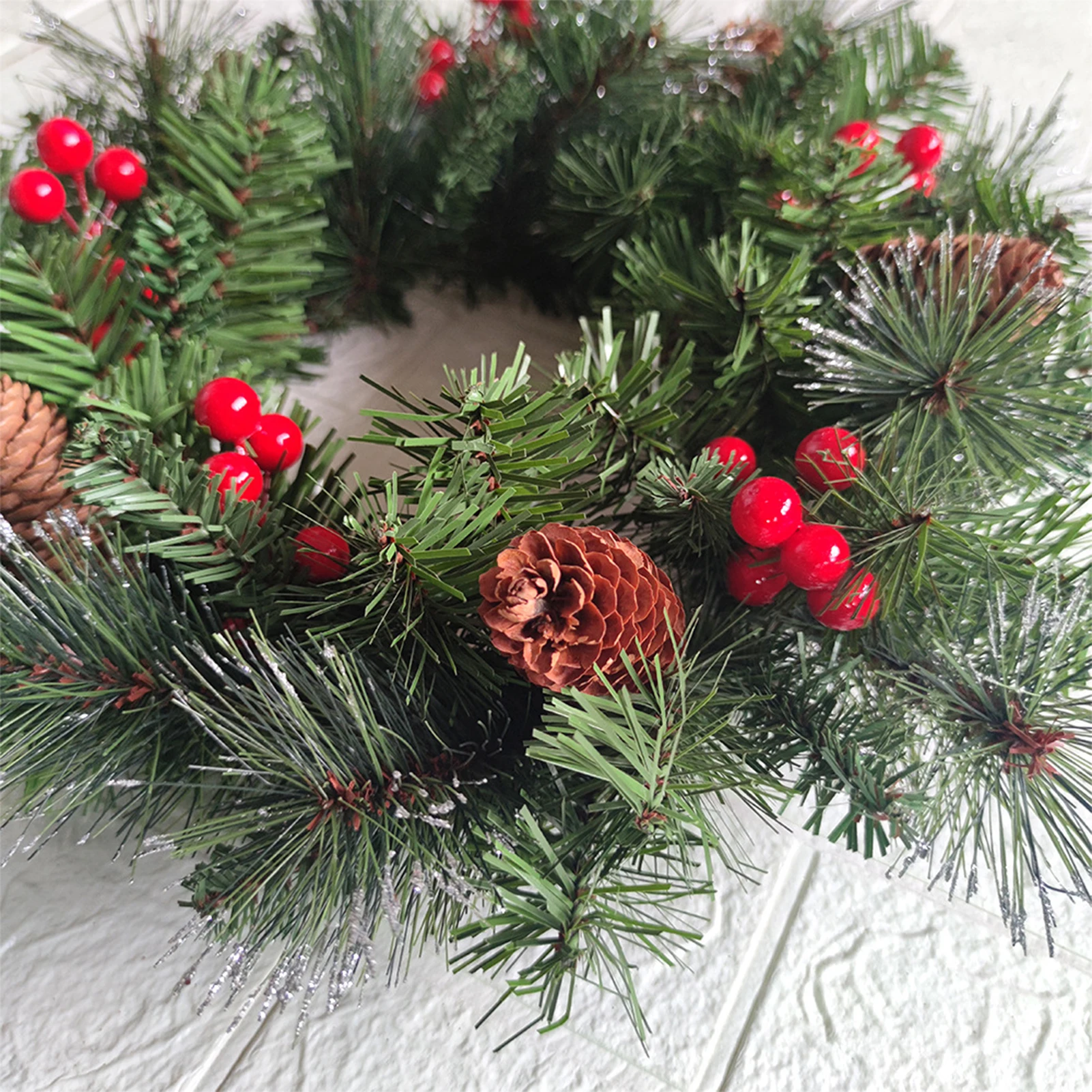 20–60 cm LED-Weihnachtskiefernkranz mit roten Beeren, künstlicher Weihnachtskranz, Neujahrsparty, DIY-Dekoration, fügen Sie Weihnachts-Atmosphäre hinzu – Detail 8
