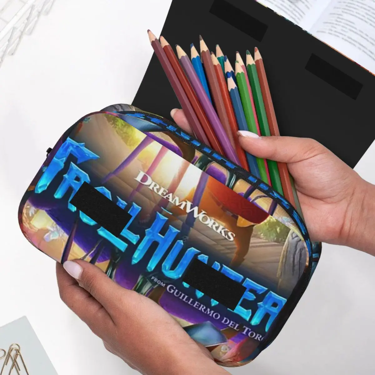 

Мультяшные пеналы «Охотники на троллей», жесткий кожаный пенал-косметичка, большая сумка для ручек и карандашей, подарок для мальчиков и девочек