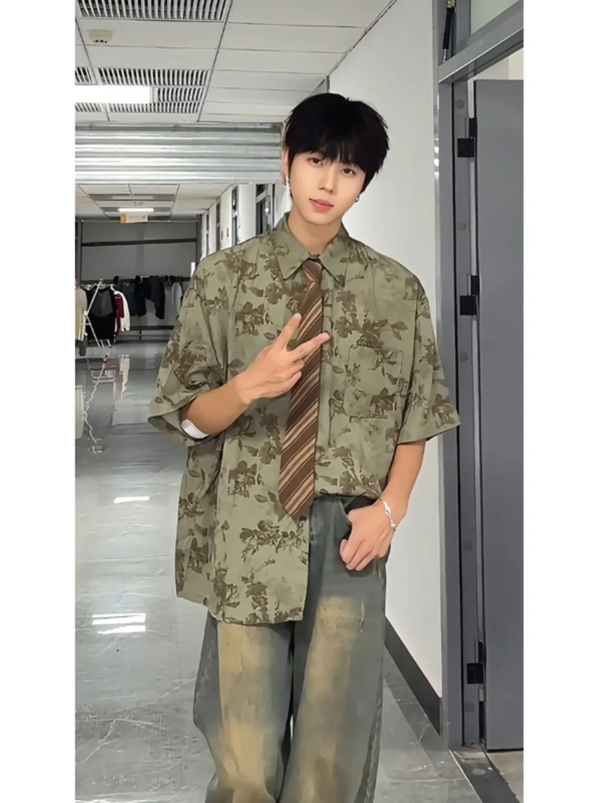 

een Ice Silk Floral Men's ort Sve irt Casual Summer Vintage Sle Top Youth Trendy Loose Fit Long Sve Square Collar