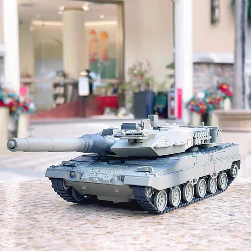 

1:36 сплав Leopard 2, основные боевые танки, игрушки, модели литых машин со световым музыкальным спреем, миниатюрный танк для мальчиков, подарки на день рождения