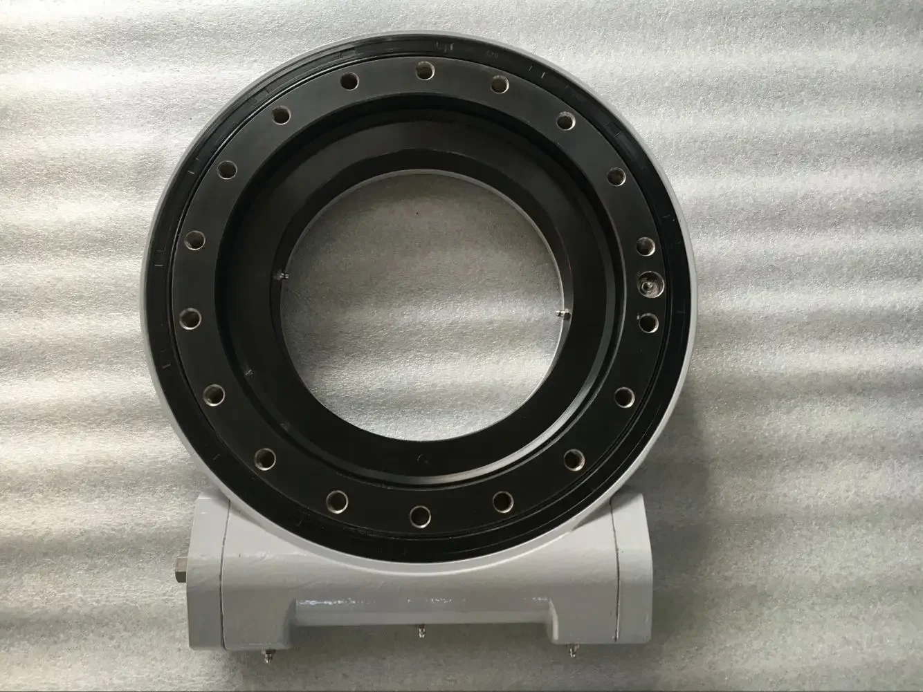 Sun Tracking Solar Panel Mount Solar Tracker 3 Year Flat Single Shaft  All Foundation Types