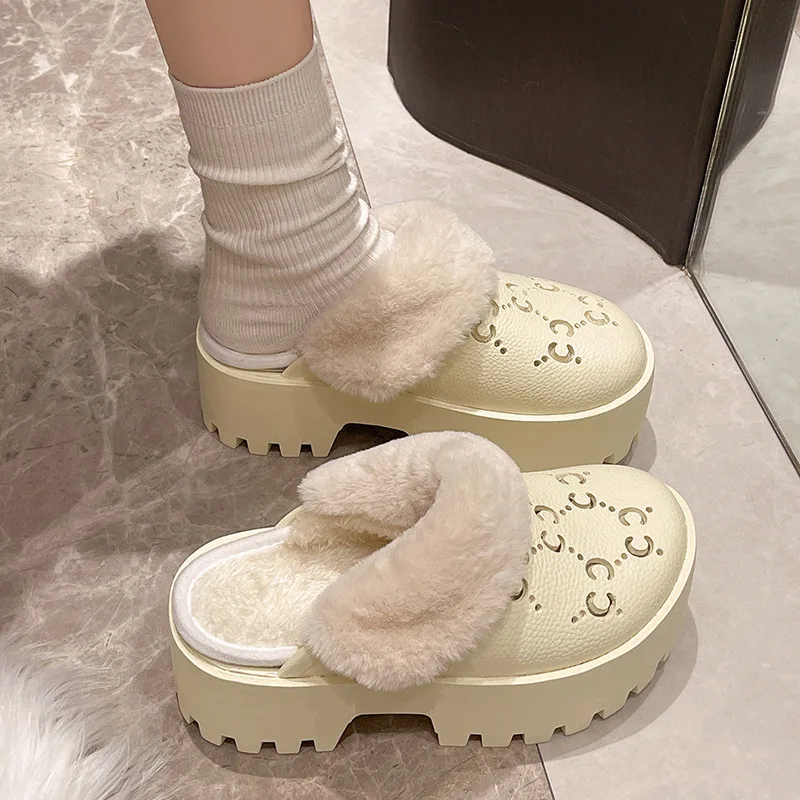 Thick-soled Plush Slippers Women Wear 2024 New Autumn Winter Fashion Plush Cotton Slippers Celebrity Versatile Hole Shoes Women