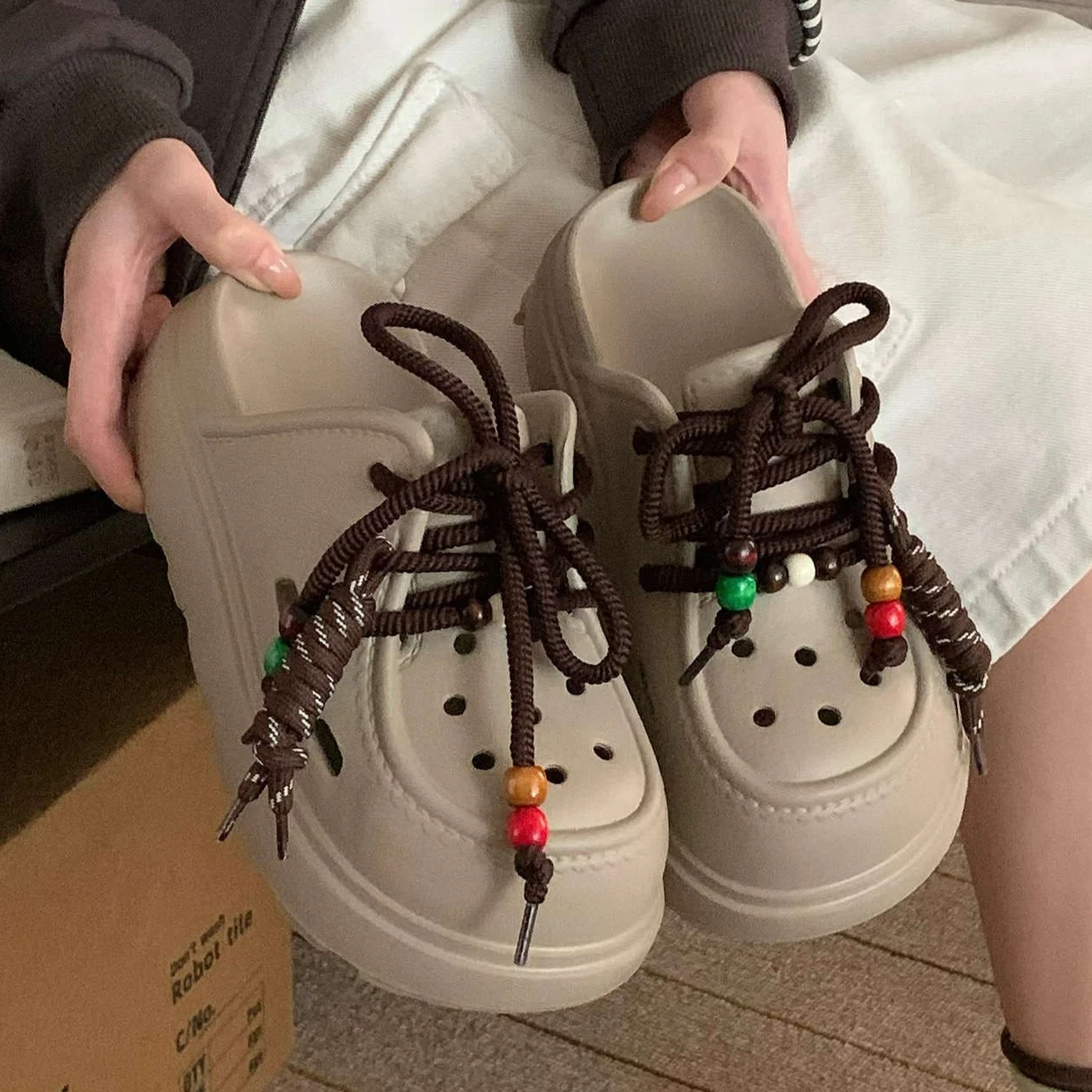 

Women Leisure Clogs Colorful Beads Lace-up Style Spring Summer Platform Shoes Female Indoor Street Slippers Girls Beach Slides