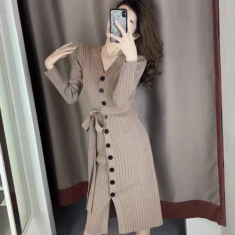 

French 2024 Autumn/Winter New V-neck Slim Knitted Dress Long Single Breasted Bottom Knee Over Woolen Dress For Women