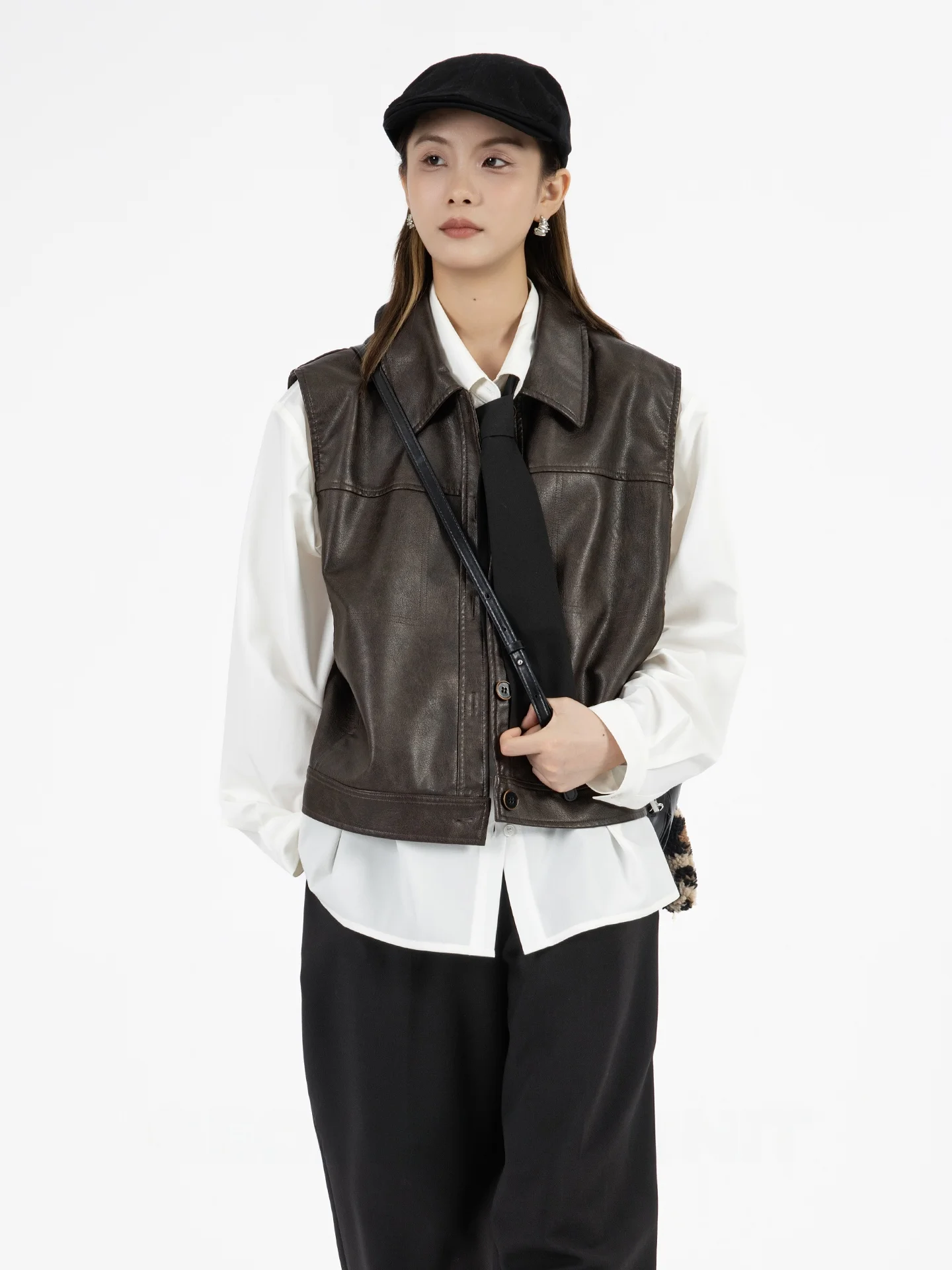 

Женский кожаный тюнетный жилет с воротником-стойкой Geometry Unit, осенняя новинка, верхняя одежда с геометрическим дизайном, моющийся наружный жилет...