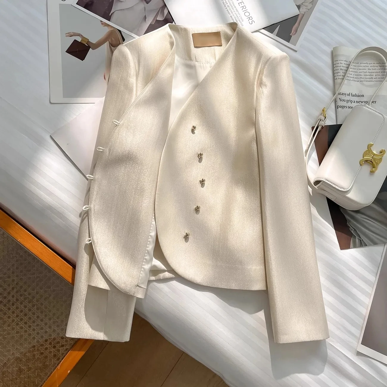 Spring New Women's Fragrant Style Suit Coat V-Neck Short Blazers