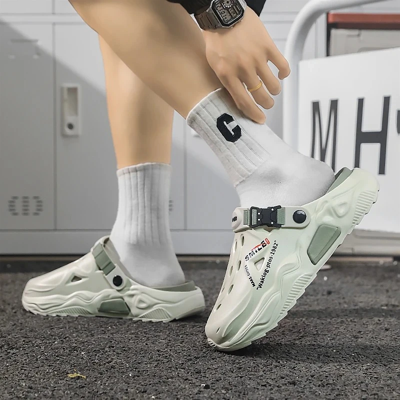 

Мужские нескользящие пляжные тапочки из ЭВА, мужские летние легкие сабо на мягкой подошве, новинка 2023 года, дышащие сандалии на плоской подошве, мягкие