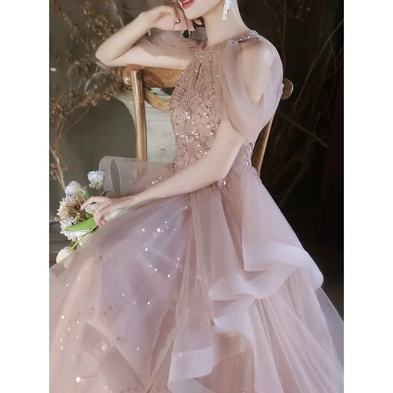 Customized Elwgant Halter Champagne Pink Celebrity Dress Off Shoulder Applique Sequined Sleeveless Formal Evening Party Gown Rob