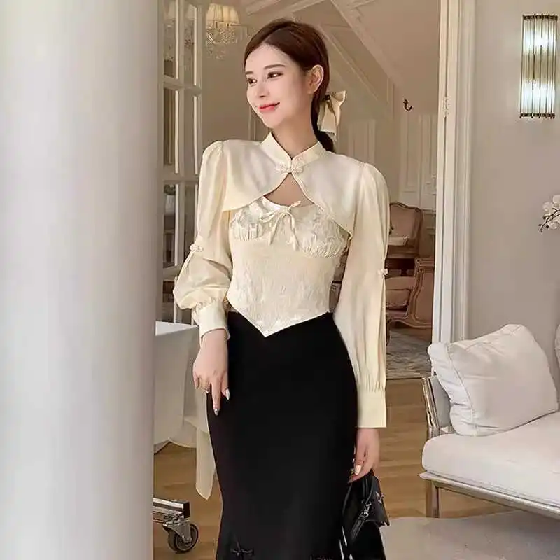 

Новая женская летняя блузка в китайском стиле с пуговицами, коллекция 2025 года, тонкий топ-майка с открытыми плечами, в комплекте с накидкой.