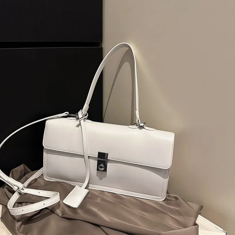 

Luxury Women's Shoulder Bag Crafted From Premium Leather Boasting High-End Paris Sleek Vintage Look​