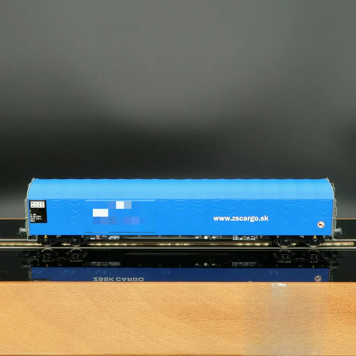ROCO HO 1/87 modeltrein, vrachtwagenvoertuig 6600050, een modeltreinwagenvoertuig voor een decoratiescène op een zandtafel, een leuk cadeau voor volwassenen.