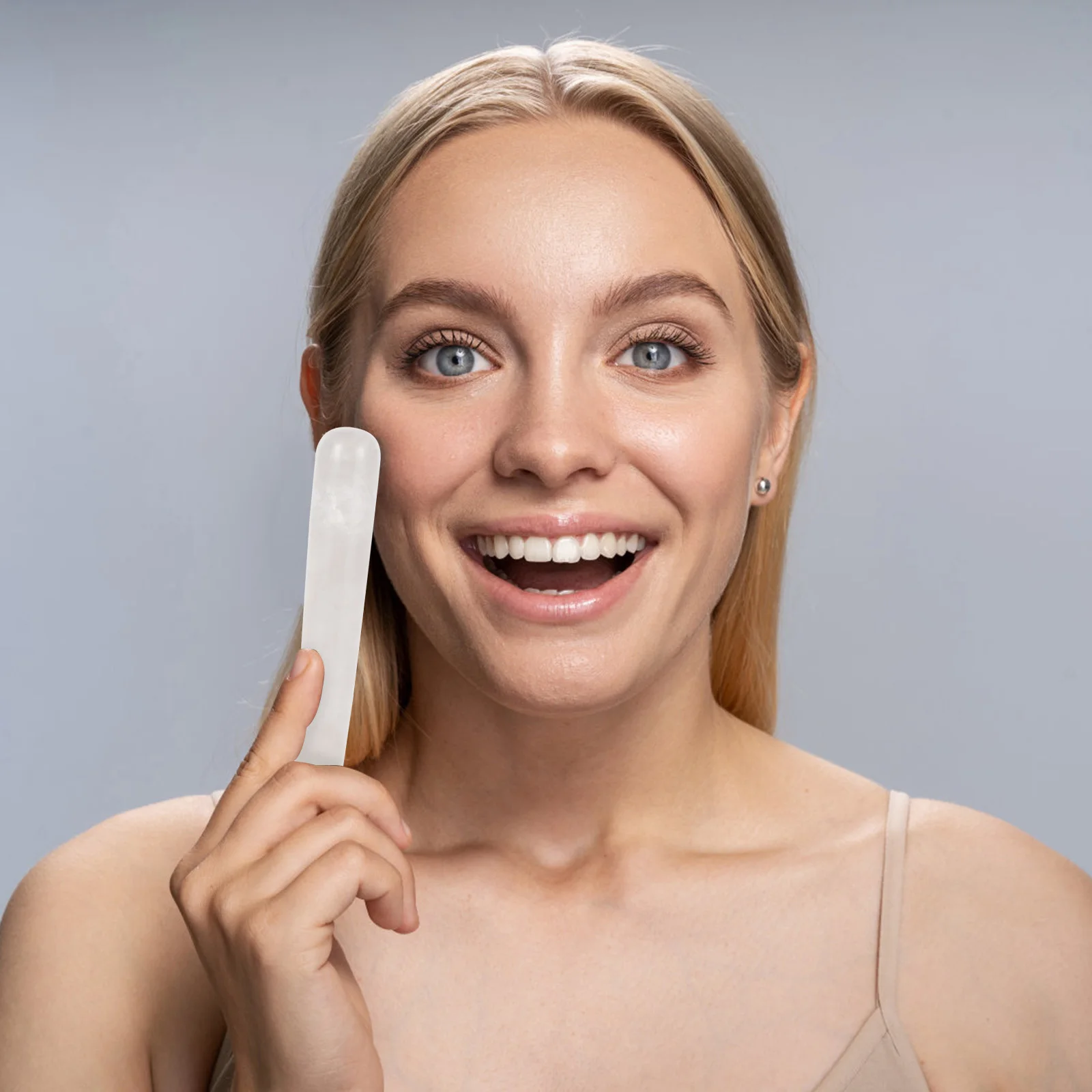 2 قطعة مدلك الوجه من حجر الكريستال، عصا التخسيس المضادة للشيخوخة، أسطوانة الوجه لشد البشرة والوجه