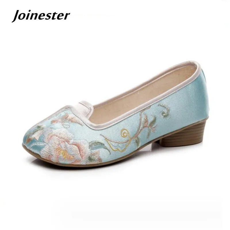 Chinese Style Embroidered Low Heeled Ethnic Dress Shoe Women Slip on Fabric Pumps 2024 New Arrival Spring Summer Retro Shoes