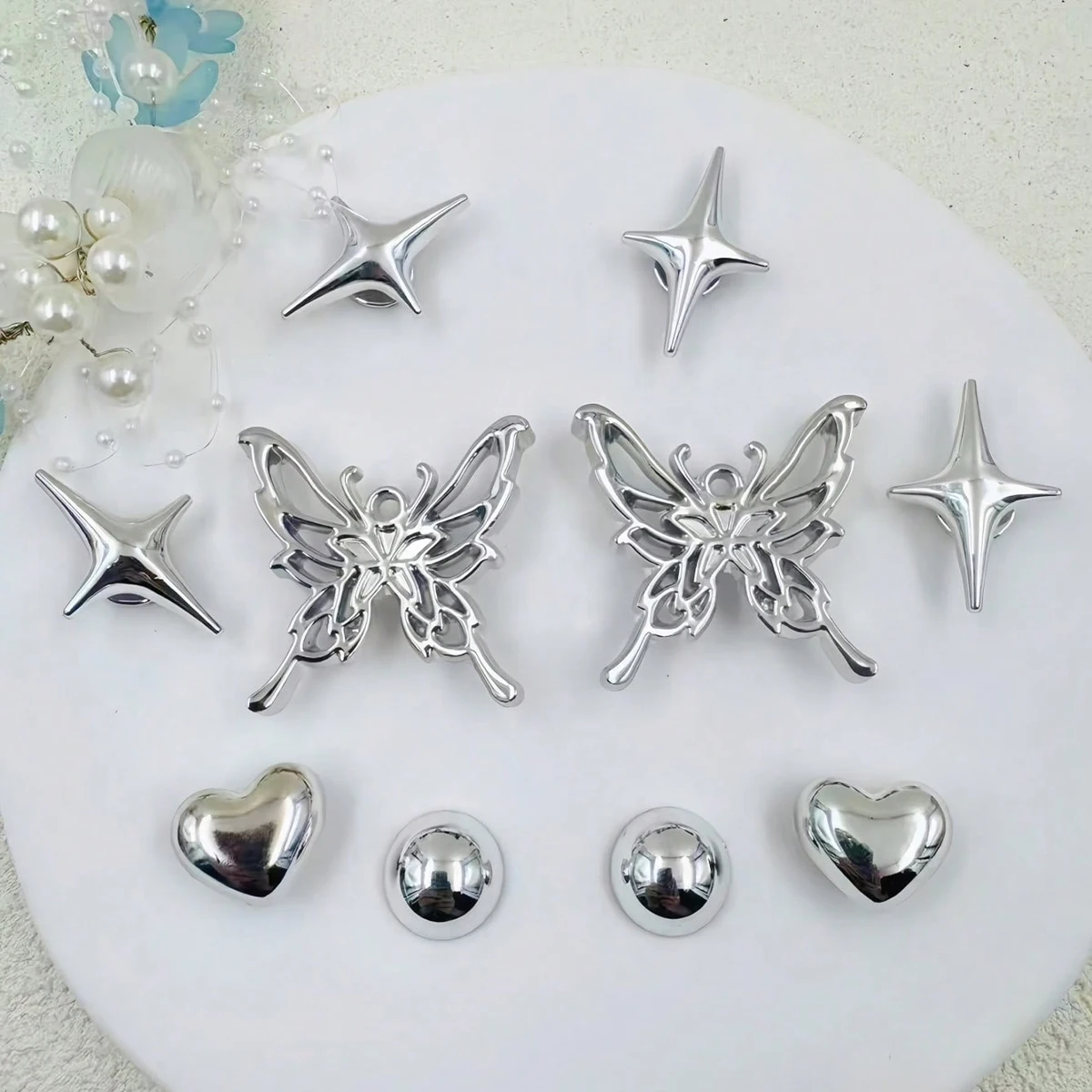 Schuh-Charms für Clogs in Silberfarbe, DIY-Accessoires, Niedliche & Trendige Schmetterling-Perlenketten, Blumen- und Tierdekoration, Modisch für Sandalen – Detail 5