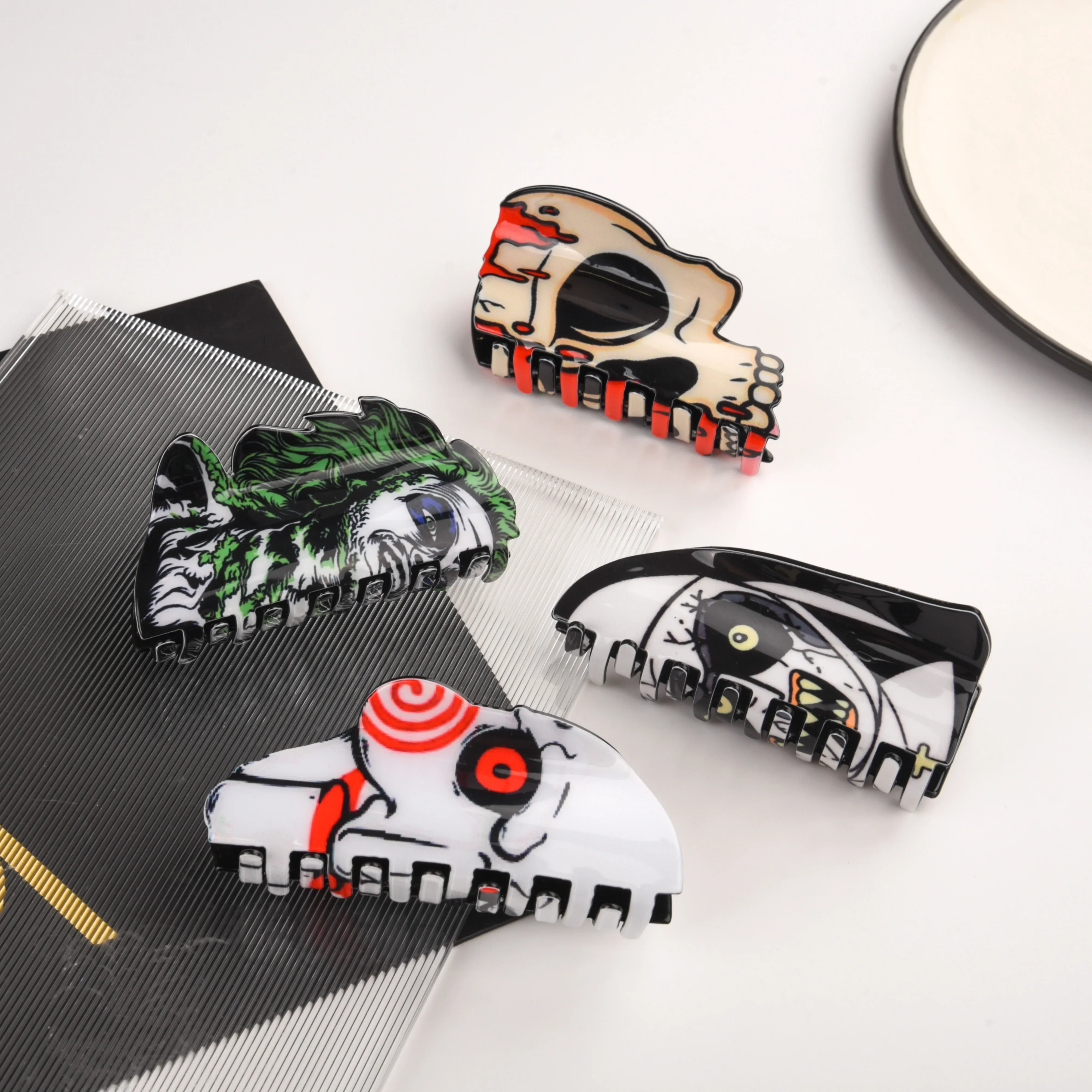 

2025 NEW Halloween Party Series Hair Claw Large Acrylic Claw Clips Horror Ghost Crab Hair Clips for Women Girls Hair Accessories