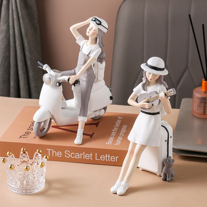 Home Decorative Travel Girl Figurine Decoration Ornaments Sculpture for Interior Kawaii Room Decor Desk Accessories Girl Figures