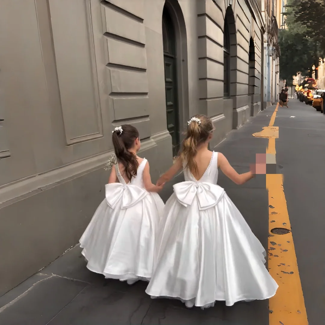 Satin Flower Girl Dress White Big Bow Back V Neck Kids Wedding Pageant Gown Sleeveless Princess Birthday Party Dress for Girls