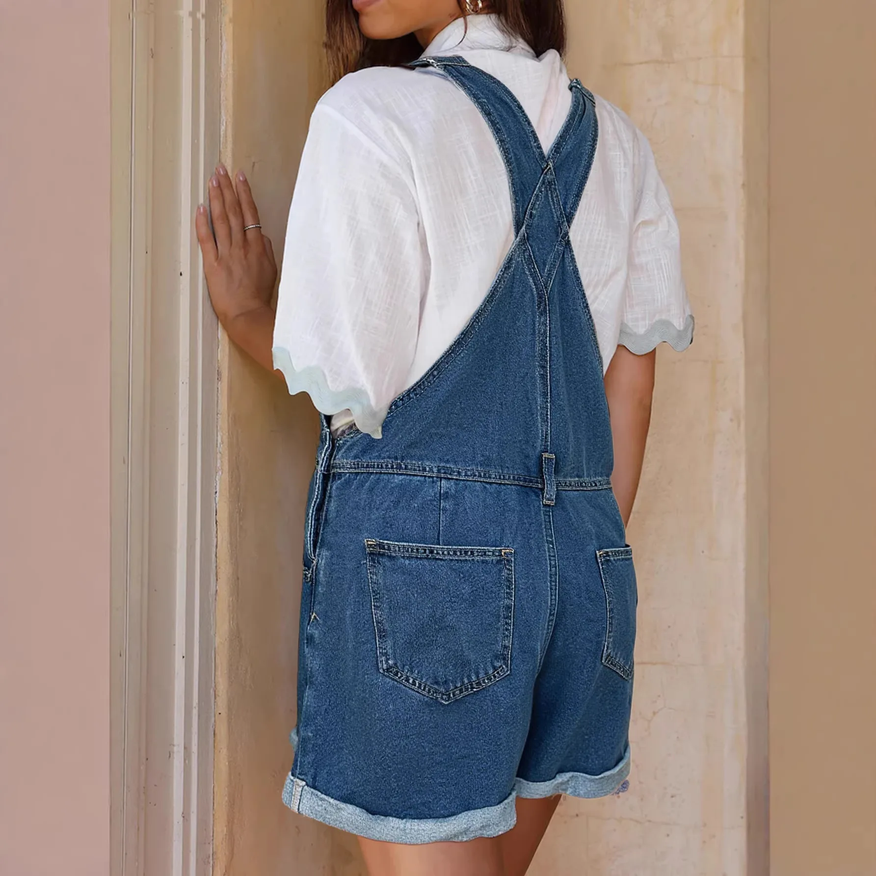 

Женские джинсовые шорты с регулируемым плечевым ремнем, завитые брюки, потертые джинсы с синими бретелями